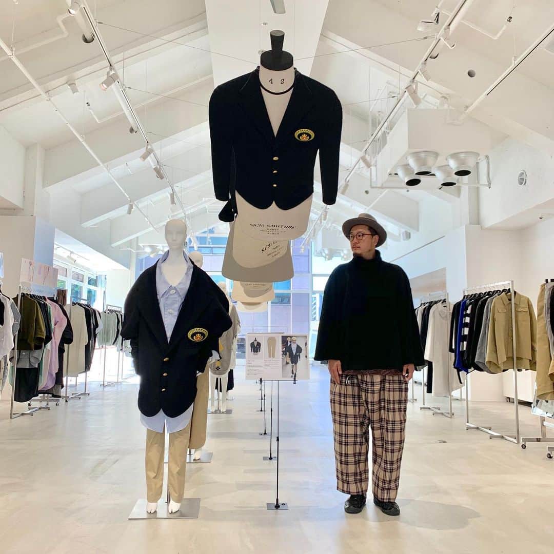 GooFのインスタグラム：「ANREALAGE  @anrealage_official ﻿ 2020S/S EXHIBITION ﻿ "ANGLE＂﻿ ﻿ 今週末 11/2,3 土日でフレンズデーやります。﻿ 是非お越しください！﻿ ﻿ DMお待ちしてます☝😎️🧥👗👔👖 ﻿ ﻿ #anrealage ﻿ #exhibition ﻿ #fashion ﻿ #ladiesfashion ﻿ #mensfashion」