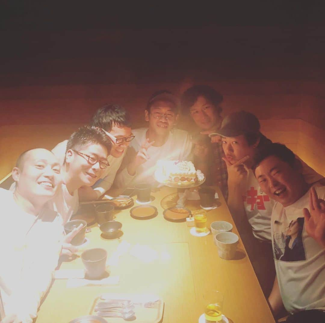 松間雄亮さんのインスタグラム写真 - (松間雄亮Instagram)「コマンダンテ安田お兄ぃの生誕祭。 みんなから愛されすぎや。  #コマンダンテ安田　先輩 #けん玉バカ #時計もプレゼントしたよ #TIMEX」11月1日 10時12分 - yusuke01418931