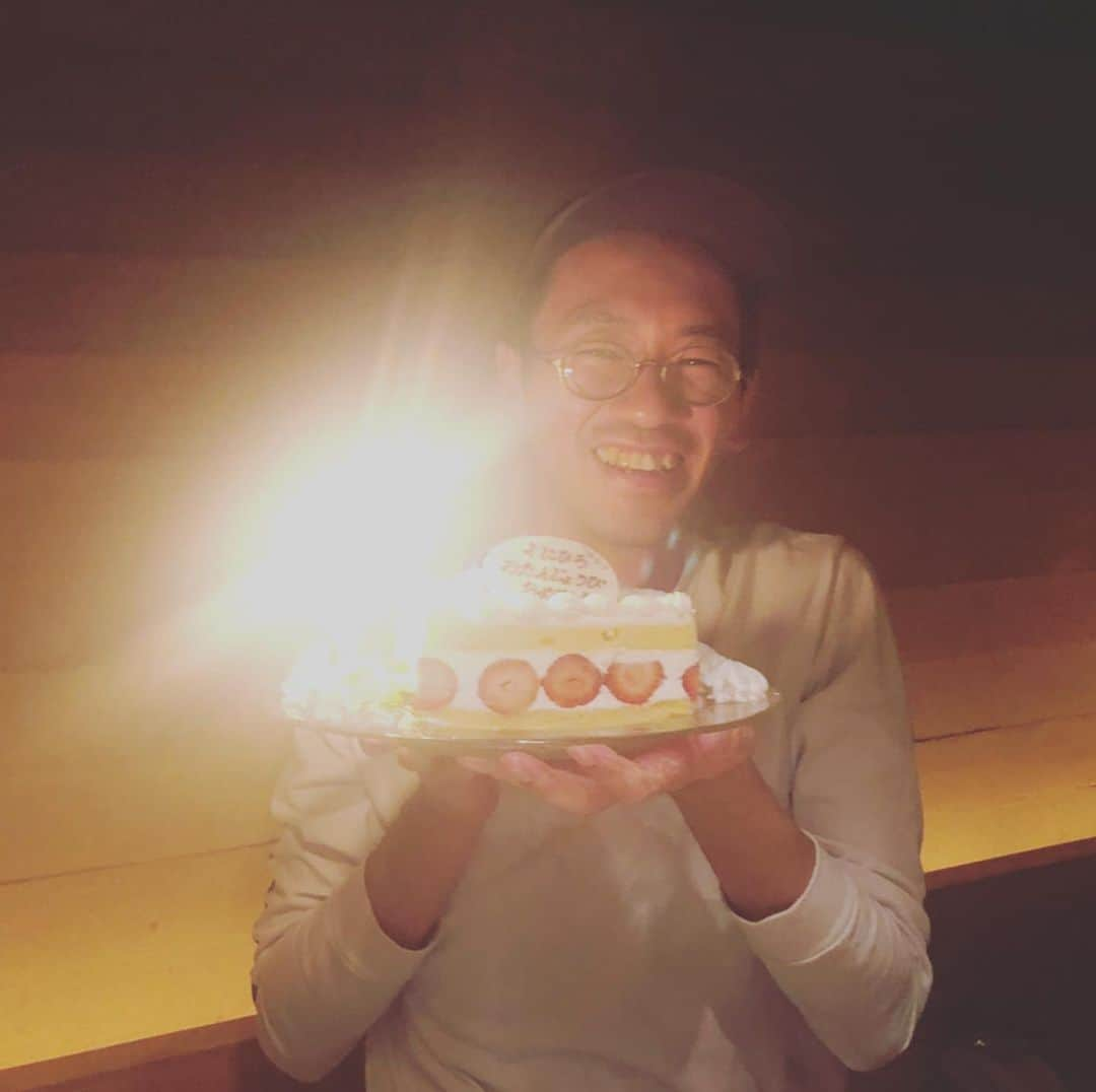 松間雄亮さんのインスタグラム写真 - (松間雄亮Instagram)「コマンダンテ安田お兄ぃの生誕祭。 みんなから愛されすぎや。  #コマンダンテ安田　先輩 #けん玉バカ #時計もプレゼントしたよ #TIMEX」11月1日 10時12分 - yusuke01418931