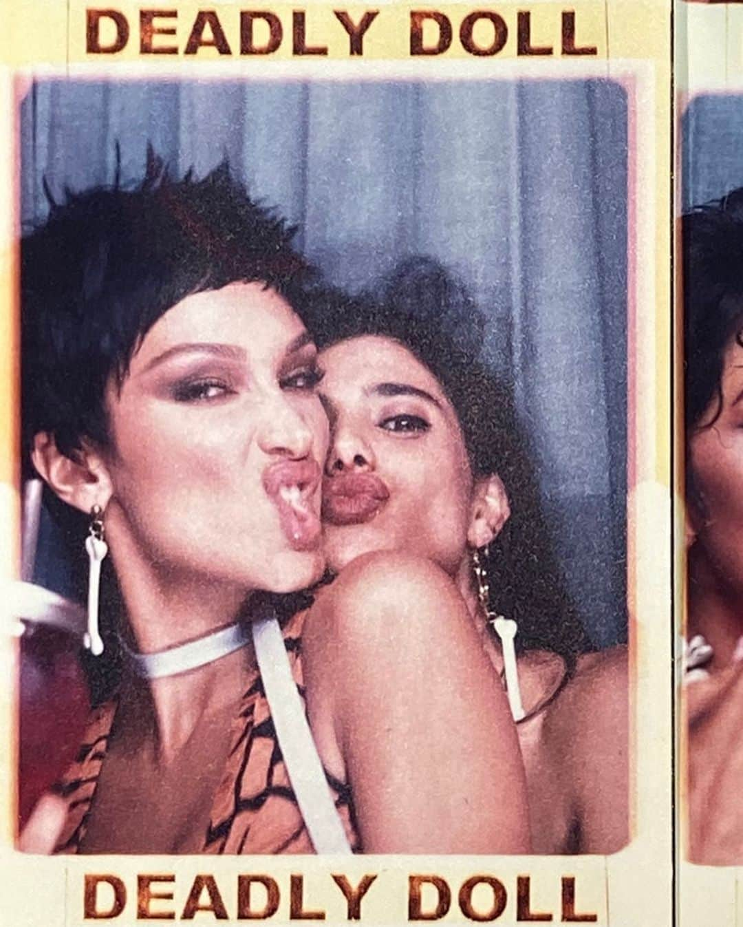 ベラ・ハディッドさんのインスタグラム写真 - (ベラ・ハディッドInstagram)「Love em 🖤😩」11月1日 10時19分 - bellahadid