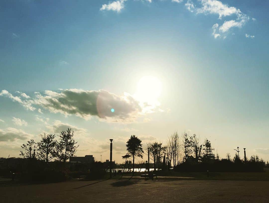 國本未華さんのインスタグラム写真 - (國本未華Instagram)「釧路で講演会でした。 太陽によって、風景が大きく変わる町でした。 #釧路 #夕陽の名所 #太陽」11月1日 10時33分 - kunimoto_mika
