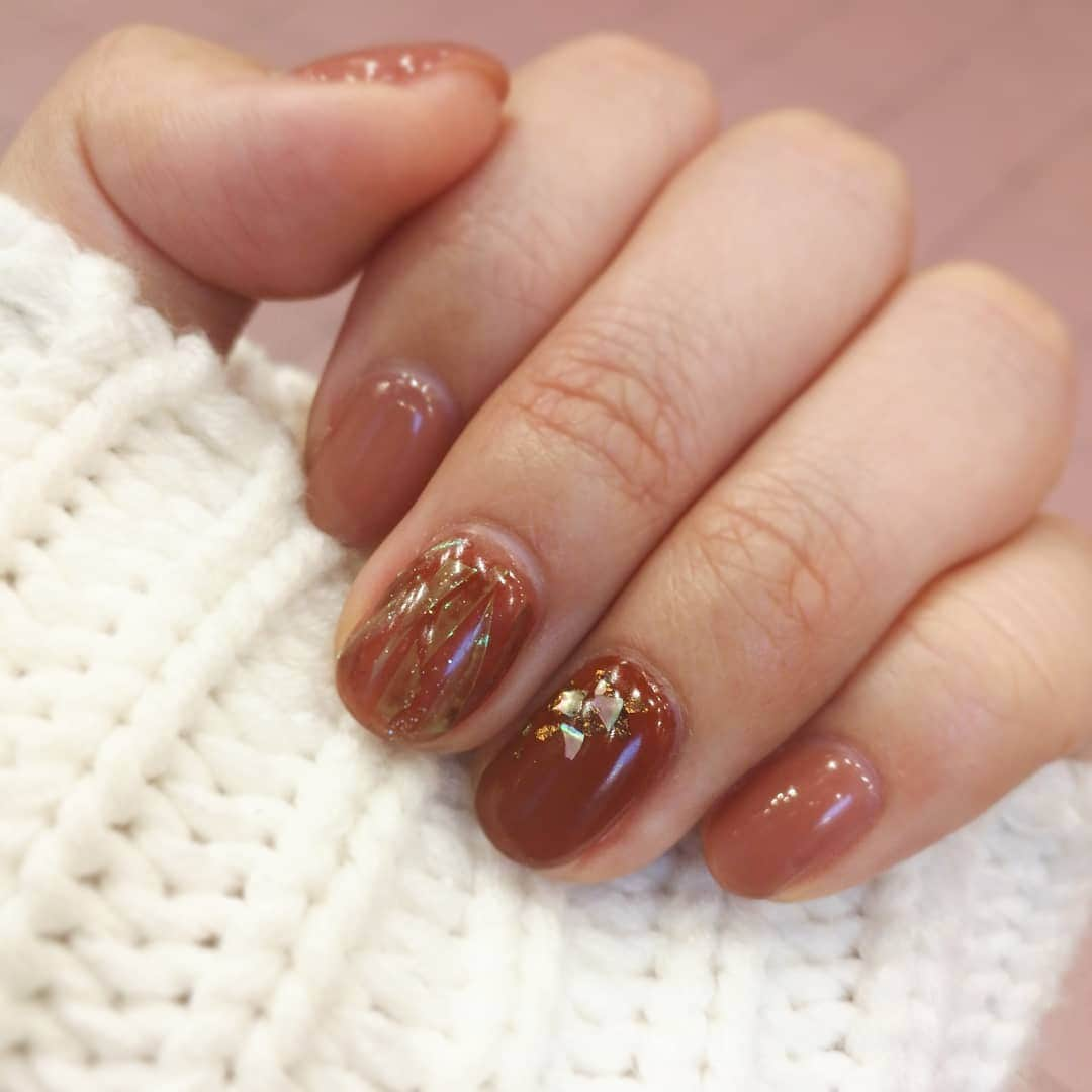 林智美 さんのインスタグラム写真 - (林智美 Instagram)「11月ですね🍁🌾🍂🍠🌰 * #ネイル #ネイルアート #nail #nailart #秋ネイル #ブラウンネイル #ホログラムネイル #ジェルネイル #11月 #おついたち #今月も頑張ろう」11月1日 11時01分 - h_tomomi_i