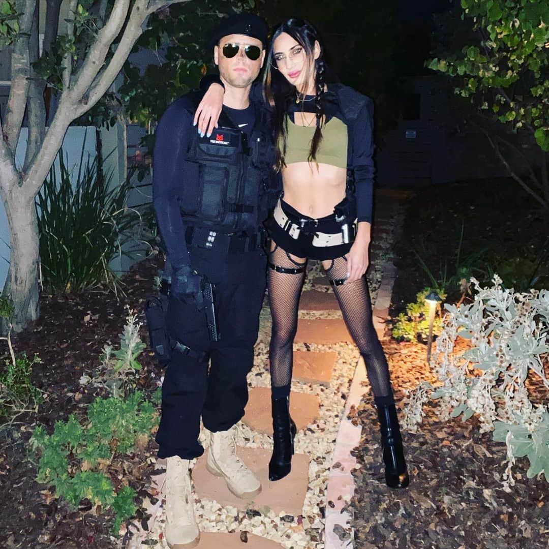 ギャレット・バックストロームのインスタグラム：「🎃 Seal Team Captain X Tomb Raider 🎃」