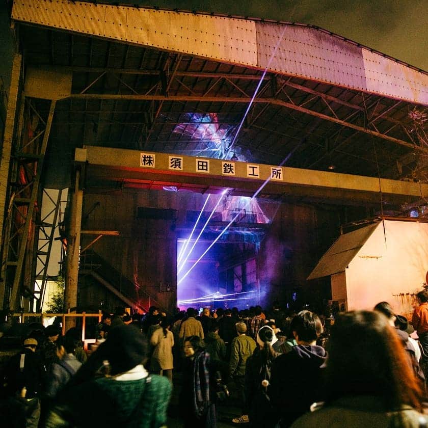 Warehouse TERRADA 寺田倉庫さんのインスタグラム写真 - (Warehouse TERRADA 寺田倉庫Instagram)「現役で稼働する鉄工所が音楽とアートの祭典の舞台になる「鉄工島フェス2019」が11月3日（日）に開催されます。 「工場×アーティスト」をテーマとしたライブやアート展示、パフォーマンスを展開。多種多様なフードもご用意しています。 皆様ぜひ足をお運びください。  日付：2019年11月3日（日）10:00～20:00 （予定）  場所：大田区・京浜島内　 BUCKLE KÔBÔ｜須田鉄工所 他  チケット：前売5,400円  Check the details @tekkojimafes  #鉄工島フェス #live #music #大田区 #京浜島 #ライブ #art #bucklekobo #石野卓球 #さかいゆう #佐藤千亜妃 #mouseonthekeys #FNCY #chelmico #DADARAY #IRONISLAND」11月1日 11時58分 - warehouse_terrada