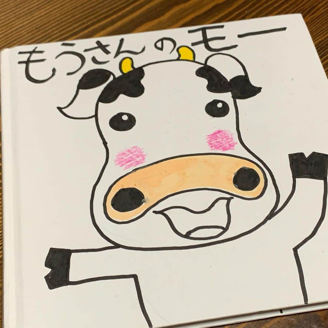 善し のインスタグラム：「昨日のハロウィン🎃のよるのトークライブ『下北沢の怪しい集まり』満員御礼ありがとうございました。 最近は自作絵本を紹介してます。 もうさんのモーは絵本ぶうさんのブーをリスペクトしたものです。 只今4冊できましたのでいつか個展をできるまでにしたいと思います。  次回の『怪しい集まり』  11/21（木） COWCOW 1h TALK LIVE　「下北沢の怪しい集まり」 会場：下北沢シアターミネルヴァ 開場19:15 開演19:30 終演20:30 前売1,000円　当日1,200円  一般発売：11/1（金）10:00 ※先行なし ※チケよしのみ Yコード：108379」