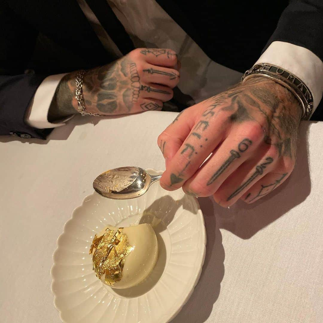 ミア・ハリファさんのインスタグラム写真 - (ミア・ハリファInstagram)「Wow. When you love what you do and do what you love, it translates into every bite. An unbelievable meal, thank you for the amazing evening, @robertsandberg ♥️」11月1日 12時11分 - miakhalifa