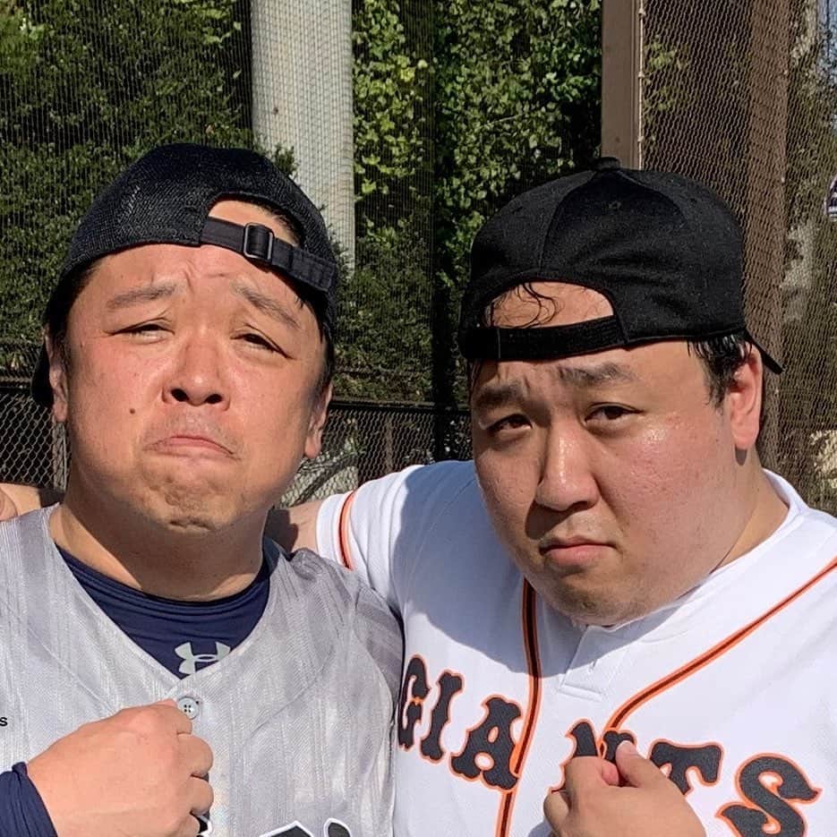 伊集院光のインスタグラム：「お互い「こいつと一緒なら痩せて写る」と思ってる」