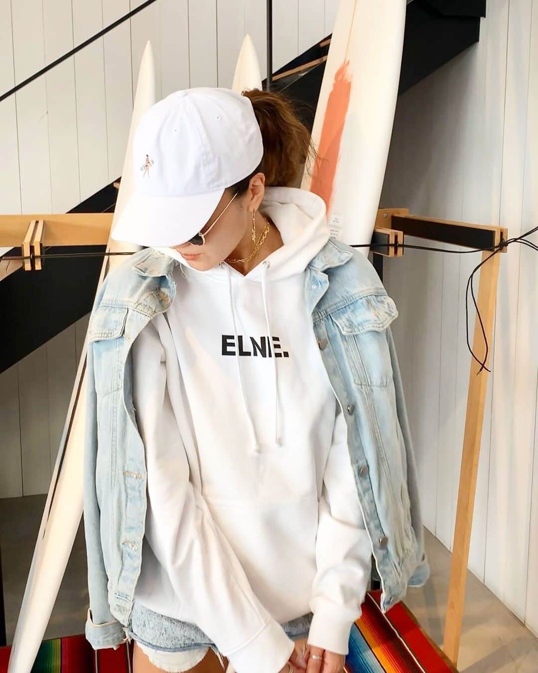 ラレイアのインスタグラム：「🌴 本日は楽天ポイント20倍🧡 23:59までの限定イベントになります！ ・ ・ そして人気インスタグラマー　@miwamam_fit888 さんが着こなす🆕サーフガールコットキャップ入荷しました😍💞 ・ ユニセックスで使えるのでペアで使うのもおすすめです！ ・ ・ @laleia_official  @miwamam_fit888  #hawaii#aloha#surf#beach#laleia#フォトジェニック#インスタ映え#インスタ女子#アロハ#ビーチ#海を感じる雑貨#ラレイア#楽天#ビーチガール#サーフスタイル#大人カジュアル#秋#秋コーデ#秋ファッション#ビーチスタイル#キャップ」