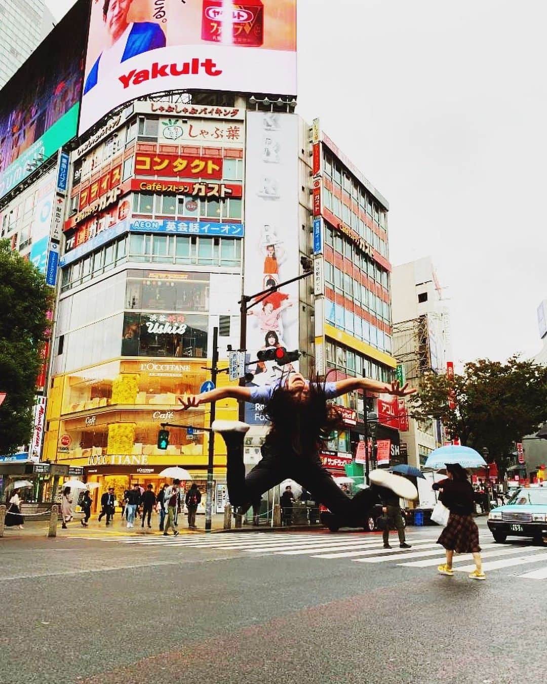 ローラ・ゼンさんのインスタグラム写真 - (ローラ・ゼンInstagram)「Shibuya, ya, yah, shabooya roll call 👻」11月1日 12時26分 - toss_and_catch
