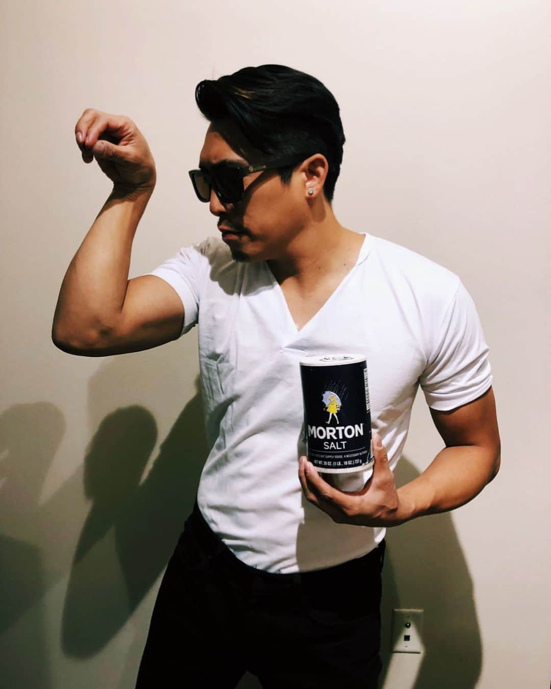 RJ Punoさんのインスタグラム写真 - (RJ PunoInstagram)「#SaltBae #Halloween2019」11月1日 12時55分 - rockadeezy