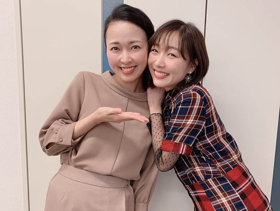 須田亜香里さんのインスタグラム写真 - (須田亜香里Instagram)「名古屋の朝といえばドデスカ。 そんな憧れの場所に自分が2年もいさせていただけるなんて しかも、28歳の誕生日当日に次回シングルセンターの報告をし、 祝っていただけるなんて夢のようでした。 . . 28歳最高のスタートを ありがとうございました😊 . . #ドデスカ #誕生日 #ske48 #ソーユートコあるよね #あかりんセンターおめでとう #ありがとう #衣装の小物袋 #名古屋オサレカンパニー」11月1日 13時18分 - akarisuda