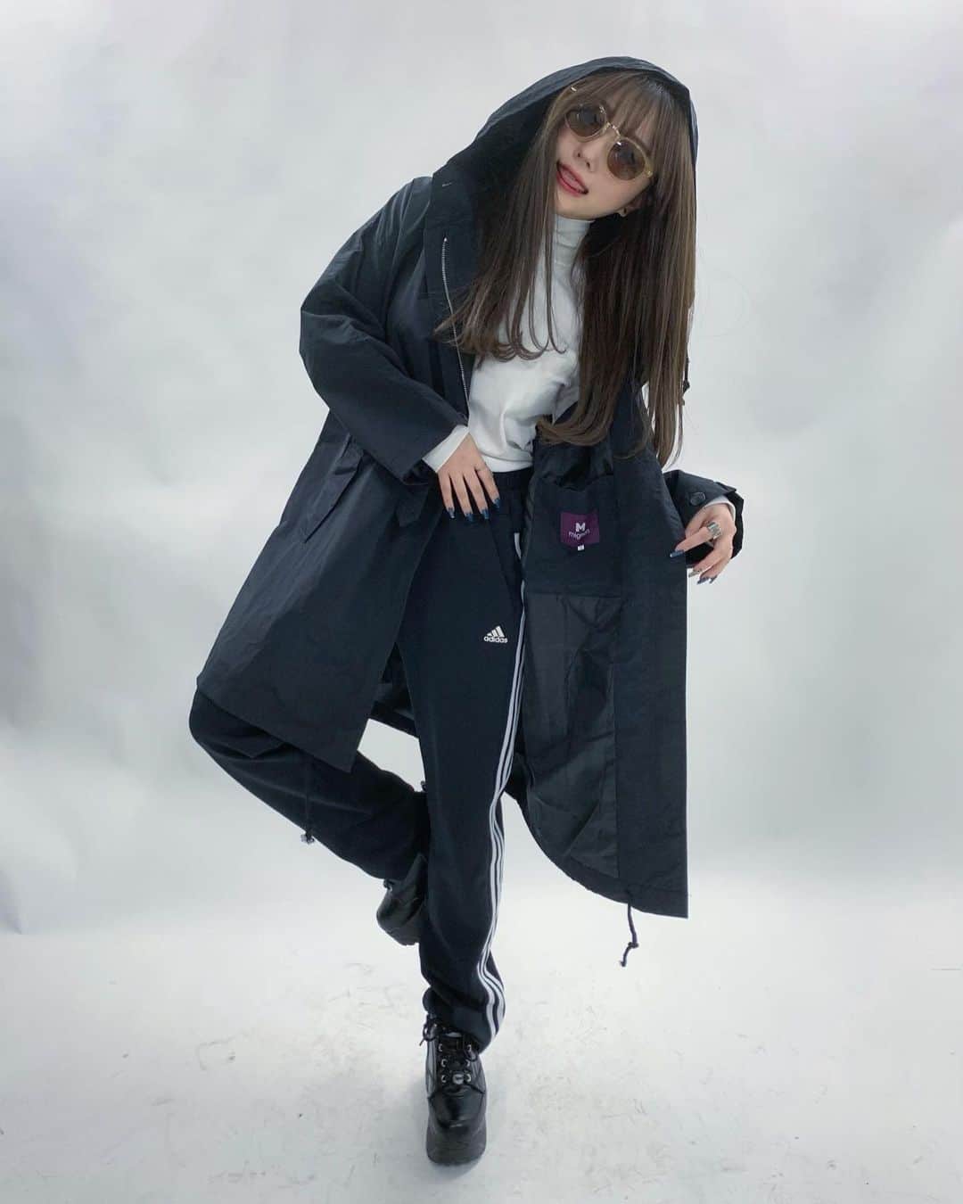 おもてちゃんのインスタグラム：「. こちらのジャケットはメンズ商品 シルエットも丈感もお気に入り . メンズだけど私は普段オーバーサイズとして着ています🥳 何にでも合わせやすい〜 . #m_mignon」