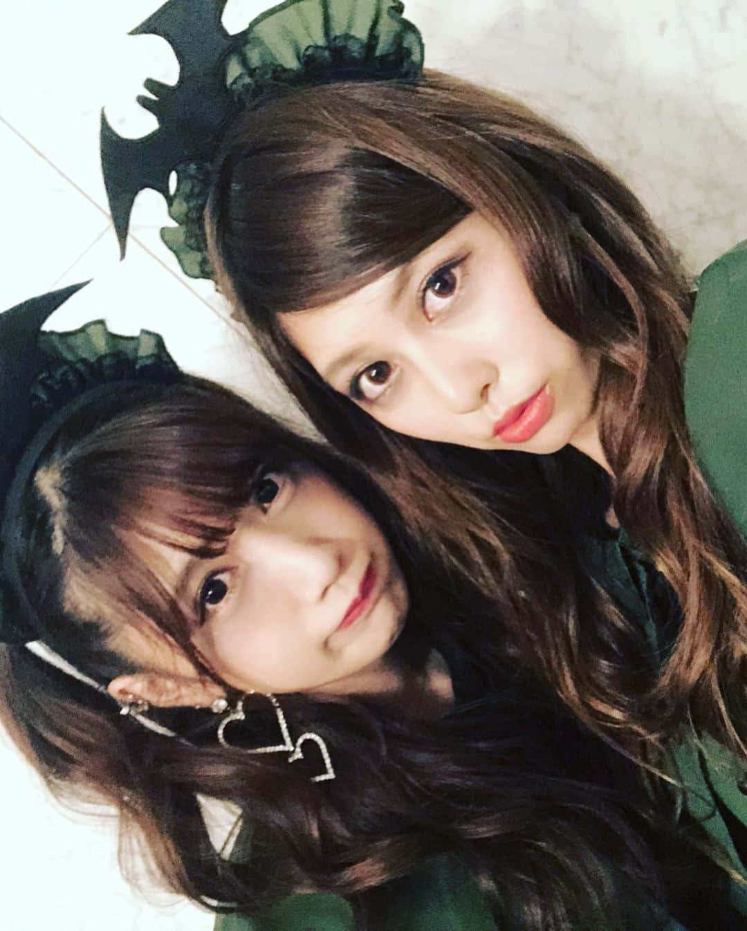 橘ゆりかさんのインスタグラム写真 - (橘ゆりかInstagram)「ハロウィンしてきたよー🎃🦇👻﻿ ﻿ ﻿ せりにゃんとホーンテッドマンション的な🖤﻿ お友達のイベントに遊びに行ってプリクラとって解散する健全なハロウィンでした笑﻿ ﻿ うちら会いすぎなーヽ(´・∀・｀)ﾉ﻿ ﻿ ﻿ ﻿ #長野せりな #橘ゆりか #ハッピーハロウィン #ホーンテッドマンション #仮装」11月1日 23時41分 - yuricalcal