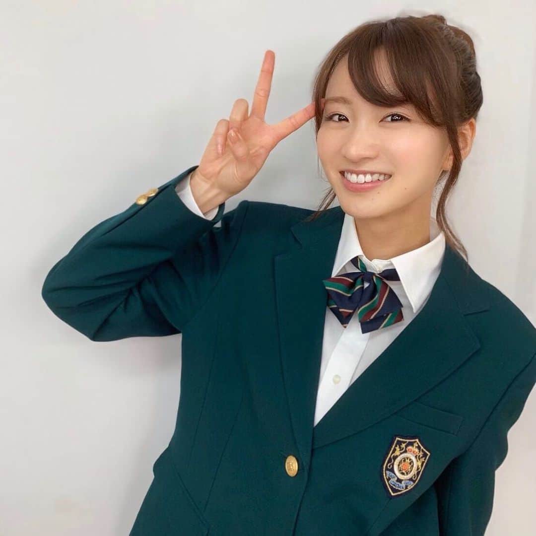 映画『午前0時、キスしに来てよ』のインスタグラム：「11/2 本日は映画0キス、日奈々の親友のるんちゃん役、 ﻿ ﻿ ＼🎉岡崎紗絵さんのお誕生日💫🎂／ ﻿ ﻿ いつもニコニコ明るく、お団子ヘアがとってもお似合い🥳なオフショット❣️﻿ ﻿ 💐岡崎さんおめでとうございます🧡 ﻿ ﻿ #るんちゃん #岡崎紗絵 さん⭐️ ﻿ #お誕生日 ✨ #おめでとうございます🎈﻿ #午前0時キスしに来てよ #0キス ﻿ #12月6日公開  #ゼロキス #0kiss #jk ﻿ #かわいい #モデル」