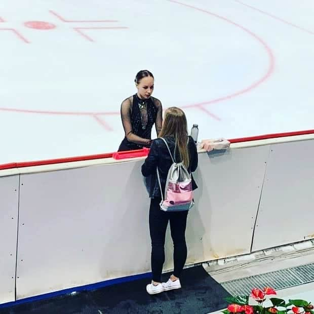 ダーシャ・ゲルムさんのインスタグラム写真 - (ダーシャ・ゲルムInstagram)「Combining coaching and skating isn't easy, but I'm grateful I got this opportunity that helps me grow as a coach and a skater as well. I'm trying to give you the best I can and can't wait to see you grow even more. One girl is missing on a picture, but will be back after injury soon. 💪🏻 Let's do this together. 💪🏻💕🔥🔥 #figureskating #iceskating #coach #figureskatingcoach #skater #chiquecoach #chiquesport #johnwilsonblades #competition #progress #goodjob #fighting #thebest」11月2日 0時20分 - grmdas