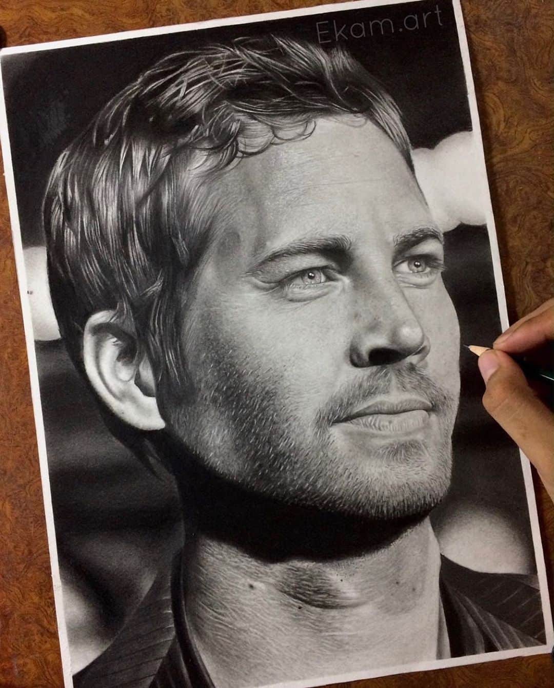 ポール・ウォーカーのインスタグラム：「Incredible detail! ✏️ by @ekam.art #FanArtFriday #TeamPW」