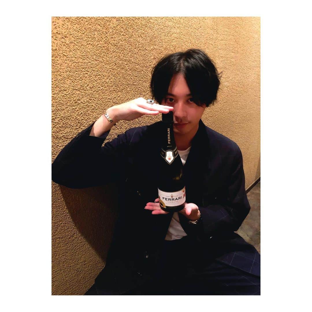 渡部秀さんのインスタグラム写真 - (渡部秀Instagram)「たくさん祝って頂いて感激です。 今日から11月 紅葉、マッタケ、栗ご飯。  #11月#28」11月1日 15時19分 - shu_samurai