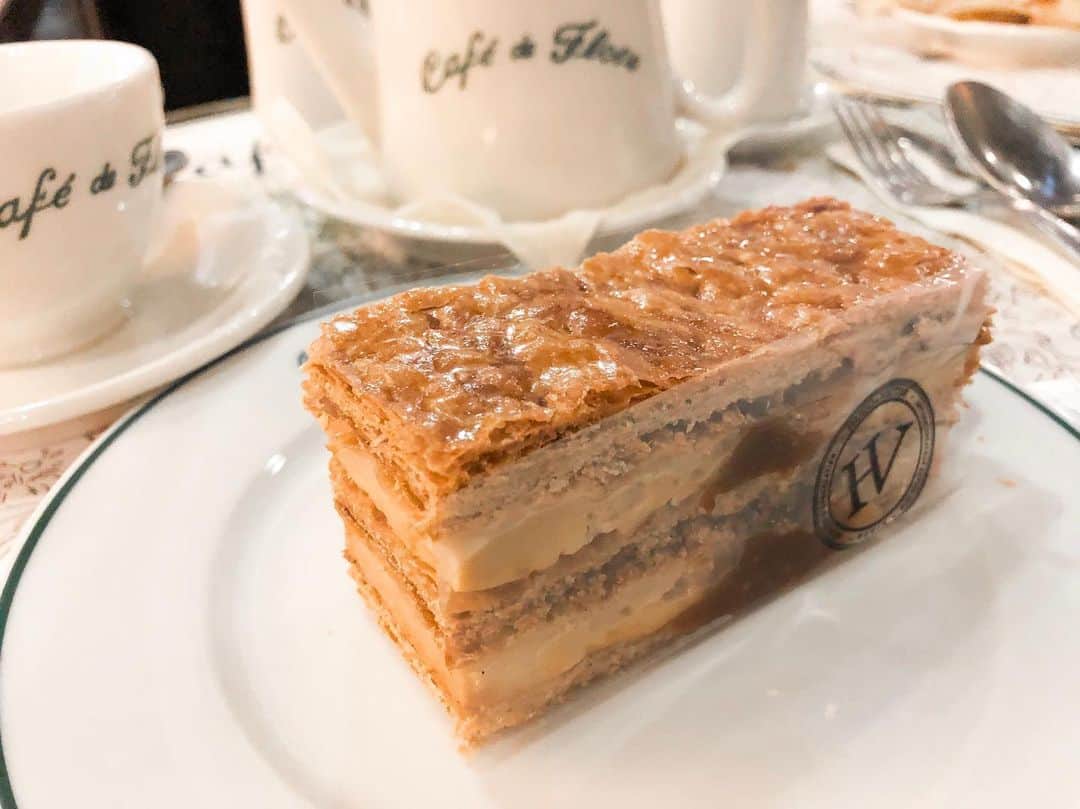 淡輪優希さんのインスタグラム写真 - (淡輪優希Instagram)「#cafedeflore のミルフィーユが美味しすぎて…😭💙次はいつ食べられるかなぁ。。 #paris #France」11月1日 15時46分 - yukitannowa