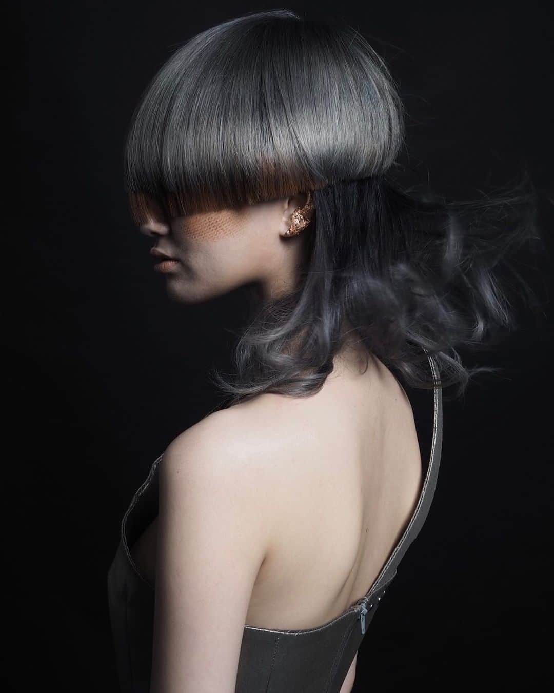 yu nakamura ヘアアレンジ hairarrangeのインスタグラム：「schwarzkopf×RAY Field 本日発売のSNIP STYLE12月号に掲載されています!! @charlesdessin_kuroki  黒木さん監修の元フォトシューティング★ hair  @yutty0919  make  @aafkns8  model  @kurimaii1  costume  @takecmiura0625  #スニップスタイル #フォトシューティング#Photo#SNIPSTYLE#schwarzkopf #シュワルツコフ」
