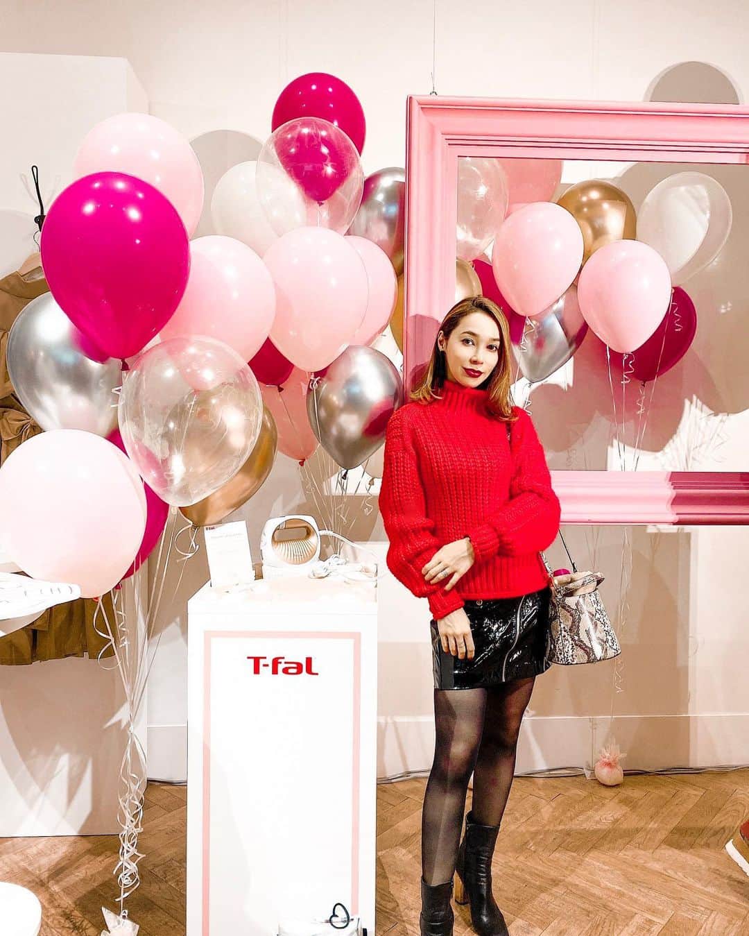 のインスタグラム：「ティファール様からご招待いただき、T-fal新商品発表会に参加しました💕 便利なアイテムが沢山ありました💕 特に気に入ったのは、スチームアイロンのシュシュ！ ハンガーに掛けたままでも、アイロンとしても使えるの☝️💕 しかも軽くて小さい😊 早く欲しい❤️ . . . .  #ティファール #衣類スチーマー #スチームシュシュ #PR #ティファールの新商品 #ファッション #tfal #ハンドブレンダー #離乳食」
