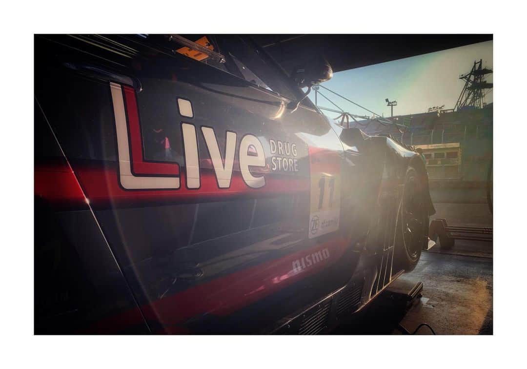 のインスタグラム：「. SUPER GT 最終戦ツインリンクもてぎ。 . . 優勝目指します！！🥇🥇 . . #gainer #tanax #gtr #supergt #koshidoracing #ficata #でちゃう #アリア #制動屋 #bigdaddygraphics #gt300」
