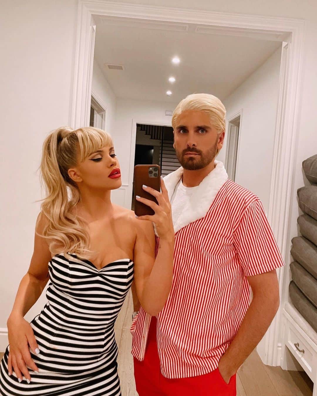 ソフィア・リッチーのインスタグラム：「Ken&Barb👫」
