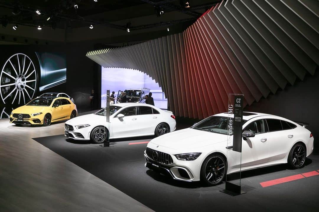 のインスタグラム：「東京モーターショーはいよいよ11/4(月・祝)まで！  メルセデスAMGからは「メルセデス AMG A 45 S 4MATIC+」 「メルセデス AMG A 35 4MATIC セダン」が登場。 「ドライビングパフォーマンス」を体現した注目のモデルをお見逃しなく！  #東京モーターショー #メルセデスベンツ #メルセデスAMG #MercedesBenz #MercedesAMG」