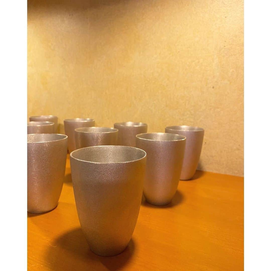 松本有理奈さんのインスタグラム写真 - (松本有理奈Instagram)「たまたま青木さんとバッタリ👀！ 近くで個展やってたのでお邪魔してきました❤︎ 今回も素敵な作品がずらり！ 私は新作の四角いお皿を購入♡ ありがとうございました😋 #青木良太」11月1日 17時00分 - yurina0714