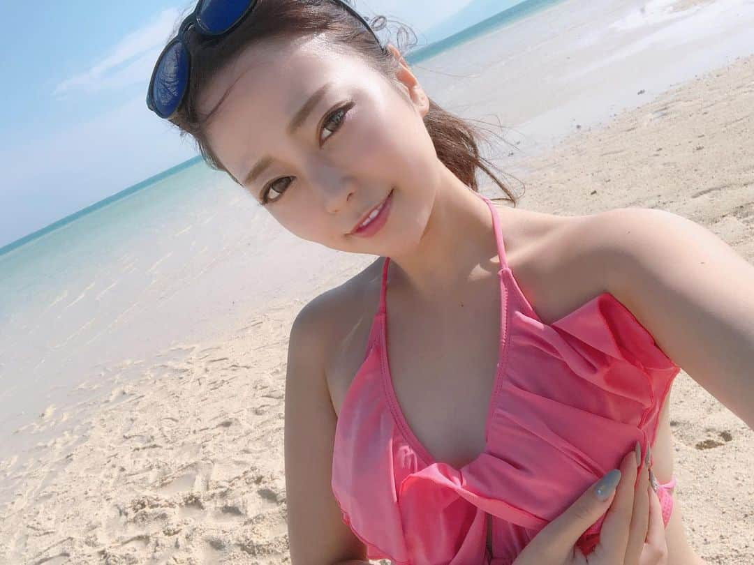 福井柑奈さんのインスタグラム写真 - (福井柑奈Instagram)「. 沖縄県は石垣島です。 海ーーーー🏖💓 幻の島からの シュノーケリング🐟！ . 幻の島でマーメイド🧜‍♀させていただきました🧜‍♂️ 海さすがにキレイ🏖 幻の島もいけてうれぴよ！ 干潮の時だけいける島☺️ .  今回はシュノーケリングでニモ、二種類見れたよ😍!! .  #沖縄 #石垣 #石垣島 #石垣島旅行 #石垣島海遊び #ビーチ #浜島 #幻の島 #ラッキークローバー #❤️ #⛱ #水着 #焼けた #シュノーケリング #マーメイド #beach #beachgirl #japan #okinawa #ishigaki #trip #instagood」11月1日 17時07分 - kanna_fukui