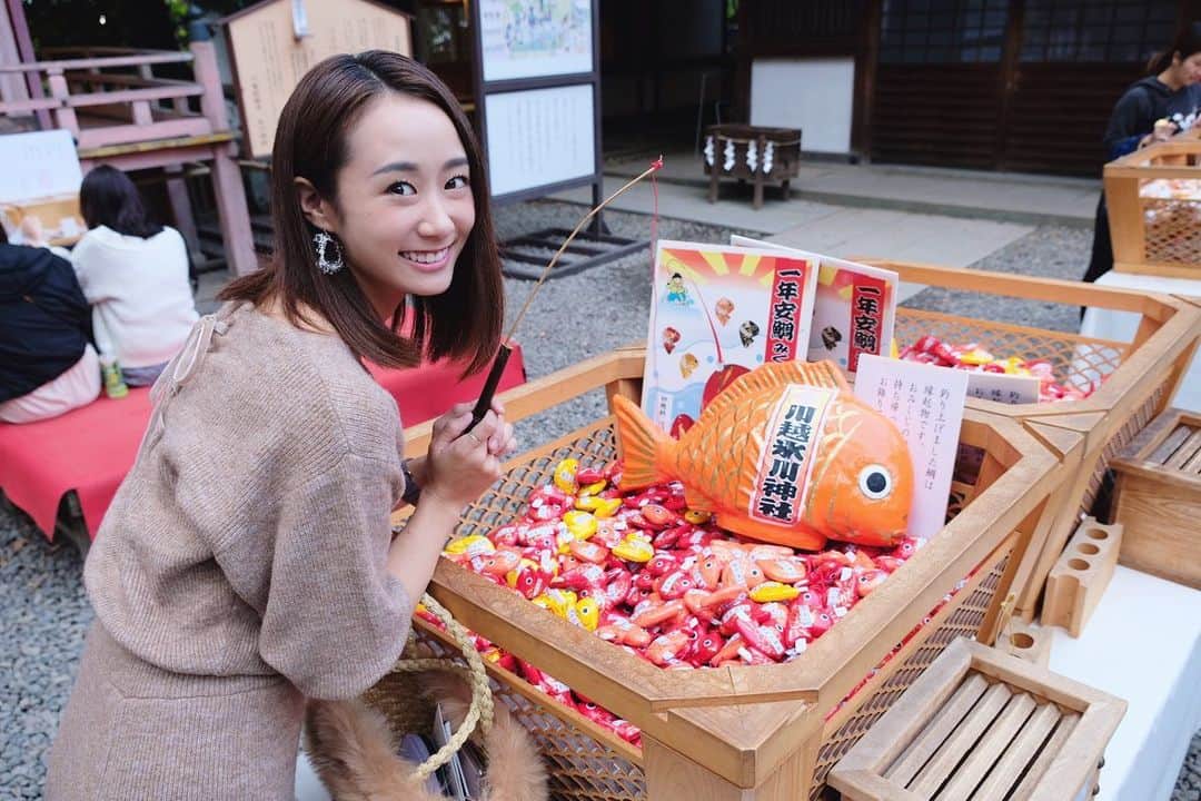 筒井萌子のインスタグラム：「* 神社巡り⛩ ↬氷川神社(埼玉県) 御朱印が少しづつ増えていく◡̈⋆ 可愛いおみくじがあったからやってみた♪ ・ #筒井萌子 #女優 #actress #モデル #model #岡山  #shooting #instagood #instalike #converse #撮影 #followme #instalike #ゴルフ #ゴルフ女子 #ゴルフコーデ #골프 #좋아요반사 #좋아요그램 #좋아요환영 #데일리그램 #패션 #오오티디 #카페 #THREE #three #クリスマスコフレ　#threeクリスマスコフレ」