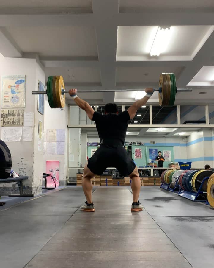 のインスタグラム：「power snatch 120 KG  #ウエイトリフティングやろうぜ #weightlifting #snatch #cleanandjerk #squat #deadlift  #耐えて勝つ #率先垂範 #山本俊樹 #LEGACYLIFTER #nano9」