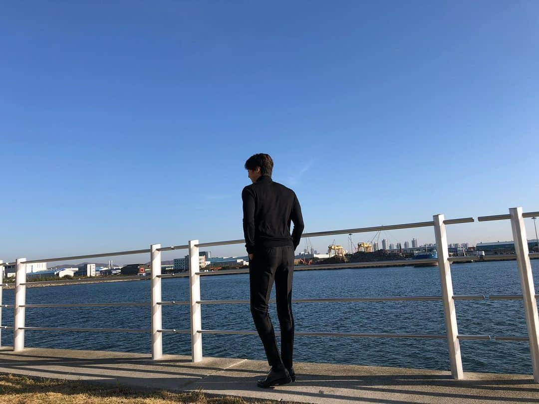 イ・テファンさんのインスタグラム写真 - (イ・テファンInstagram)「🌊」11月1日 17時57分 - leetaehwan0221