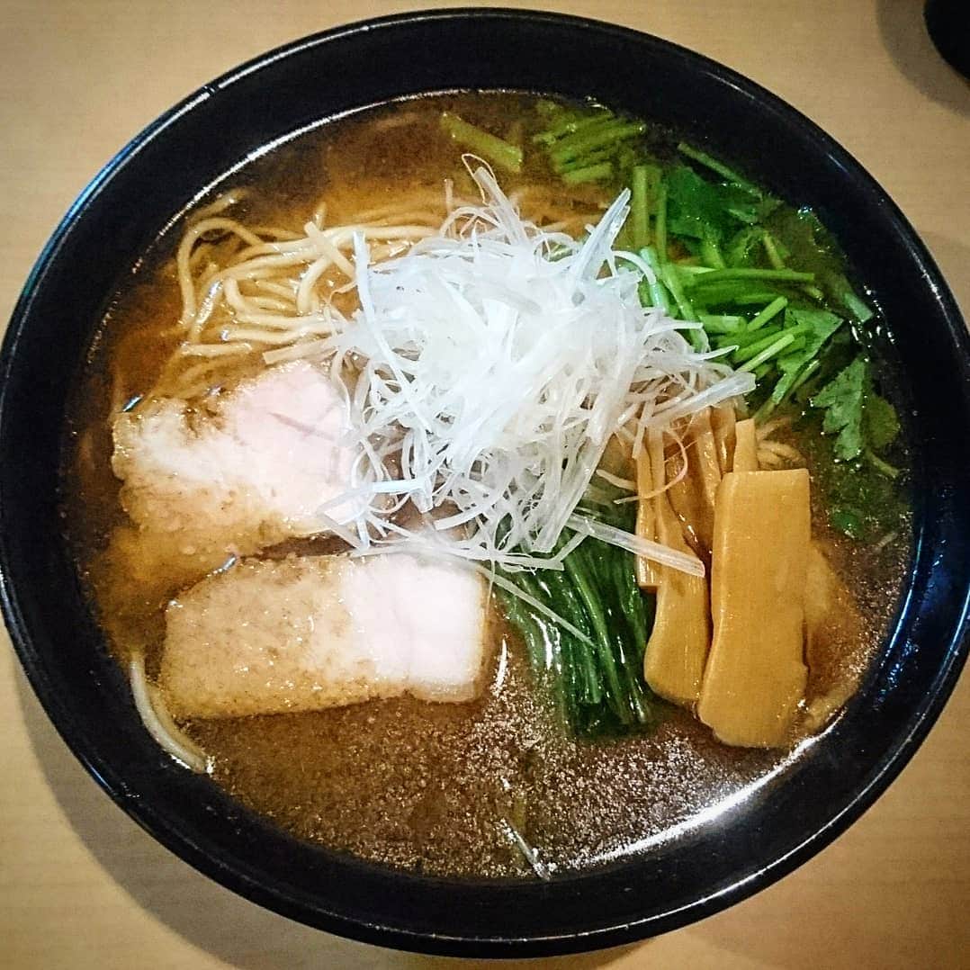 のインスタグラム：「今日の晩飯は、昨日の夜寝る前の段階で決めていました。きた倉の鰹！絶対きた倉の鰹を食べると！ それをモチベーションにZIP!FRIDAYやってました。 あぁ幸せ✨ #きた倉 #鰹 #青森市 #麺スタグラム #人生初PayPay支払いに挑戦スタグラム #緊張スタグラム」