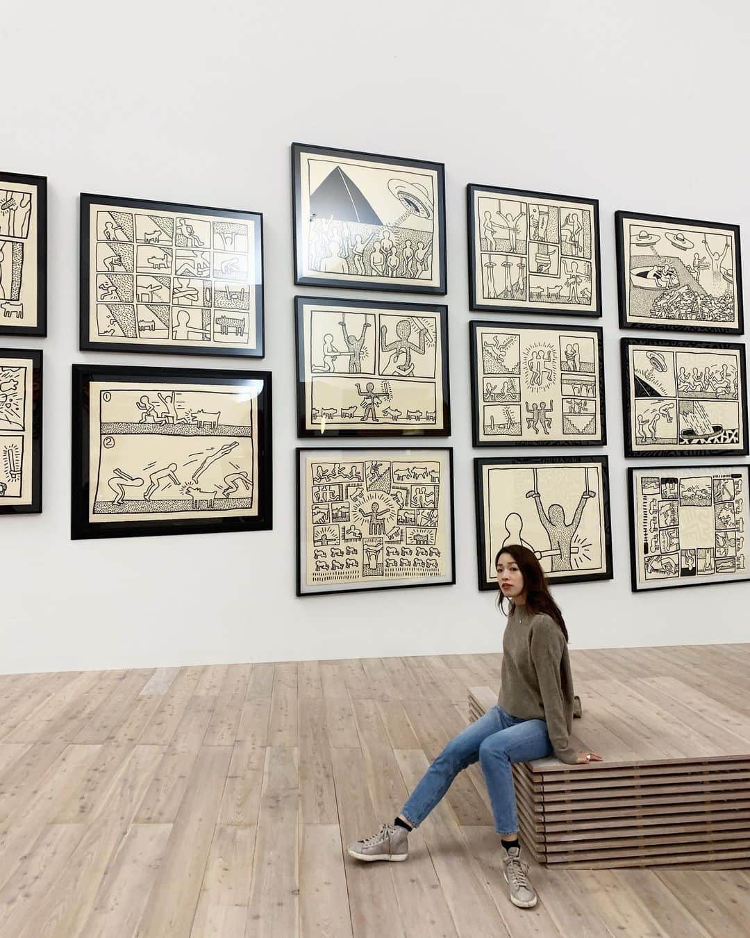 石井亜美さんのインスタグラム写真 - (石井亜美Instagram)「👽 . Keith Haringの美術館ふたたび。 彼らが生きていた時代のニューヨークが好きすぎる🗽 #やはりポップアートが好きだと再確認して #アンディウォーホルの絵を買っちゃいました  #リビングにどーんっと降臨します #あぁ楽しみ #お部屋シンプル化計画は破壊されつつある← . . #keithharing #art #popart #kobuchizawa #keithharingart #uniqlo #nike #yanuk」11月1日 18時25分 - ami_ishii_