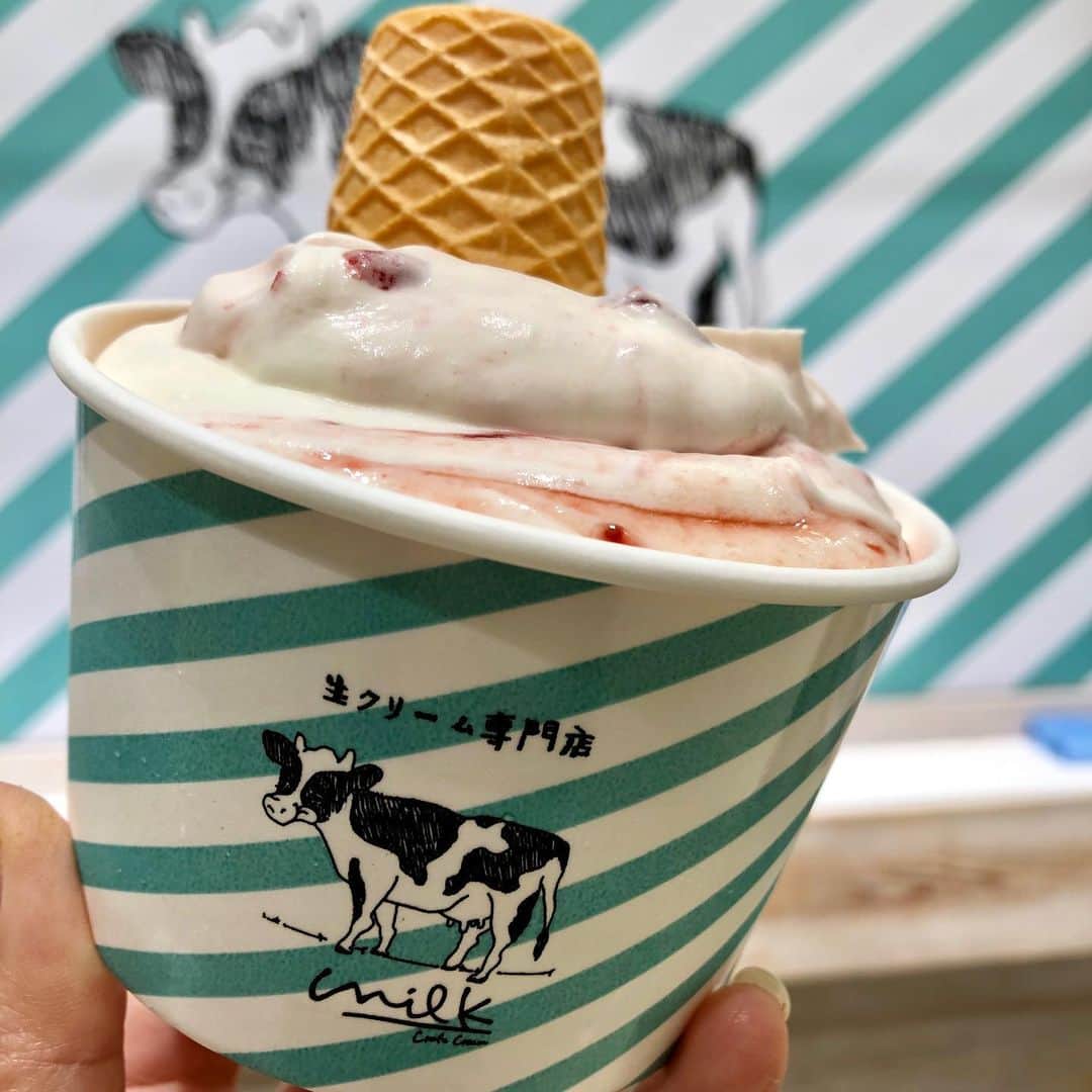 名古屋パルコさんのインスタグラム写真 - (名古屋パルコInstagram)「【西館B1F生クリーム専門店ミルク】名古屋パルコ限定メニュー「いちご生クリームソフト🍓💕」が登場しています﻿✨ ﻿ ミルキーソフトに生クリームといちごピューレをのっけたふわかわスイーツ🍓💭﻿ いちごとの相性は抜群です👍﻿ ﻿ 生クリームラバーそしてストロベリーラバーのみなさま、ぜひおためしあれです﻿😊 ﻿こちら11/19(火)までの限定メニューなのでお急ぎください🐄 ﻿ #生クリーム専門店milk #生クリーム #生クリームたっぷり #生クリーム好き #milk#cream #いちご #いちごスイーツ #スイーツ#スイーツ好き #限定メニュー #名古屋パルコ#名古屋#栄#矢場町」11月1日 18時32分 - parco_nagoya_official