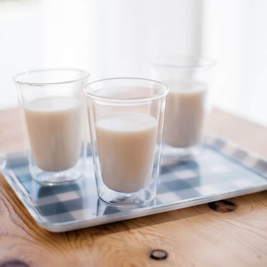 ひかり味噌株式会社さんのインスタグラム写真 - (ひかり味噌株式会社Instagram)「📷② #あまざけの牛乳割り  冷たい牛乳でも、温かいものでもおいしいです。豆乳割もおすすめ。気温と体調にあわせてどうぞ。 #有機のあまざけ」11月1日 18時55分 - hikarimiso