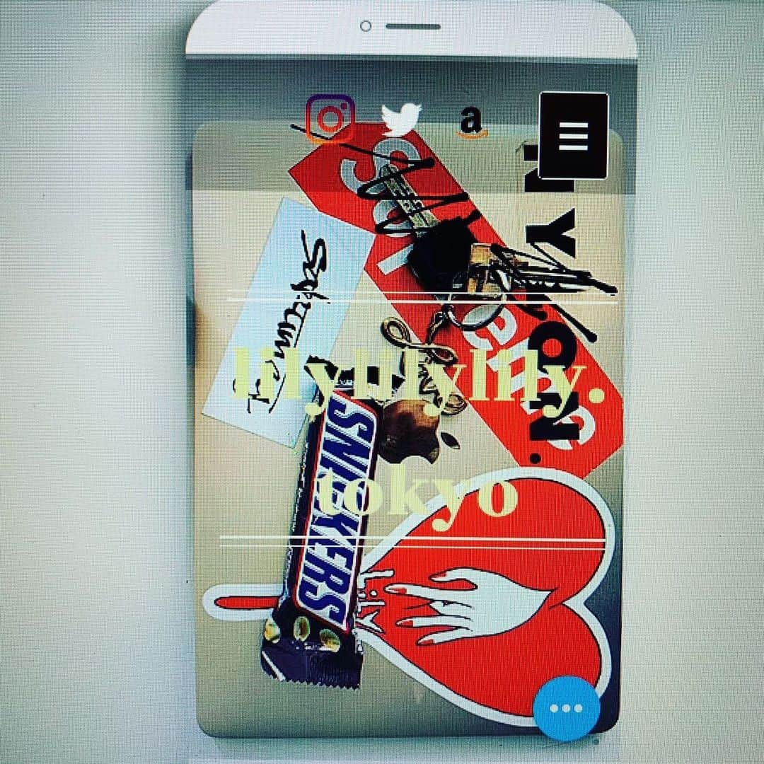のインスタグラム：「#やりたい仕事　は、 はじめから 用意されてはいない。  ほんとうに心から 伝えたいこと... 変えたいと心底 願う世のカタチ... そんな想いが 強くなり すぎて 火がついたら、  自分の中から 湧き出るように、 うまれてくる。  したい仕事は 自分でつくる。  #作家業  結局、 自己顕示欲ていどの 火では続かないもの。  15年続けてきて 今シミジミ思う。  #使命　と　#仕事 #lilylilylilytokyo ←new!」