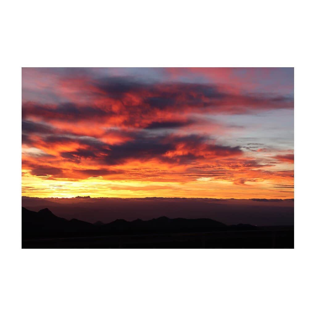 大橋悠依さんのインスタグラム写真 - (大橋悠依Instagram)「． オフって最高のワード😗💗 ひまだ〜〜〜〜〜！！！ ． #spain #sierranevada  #sunset」11月1日 19時39分 - yui_ohashi_
