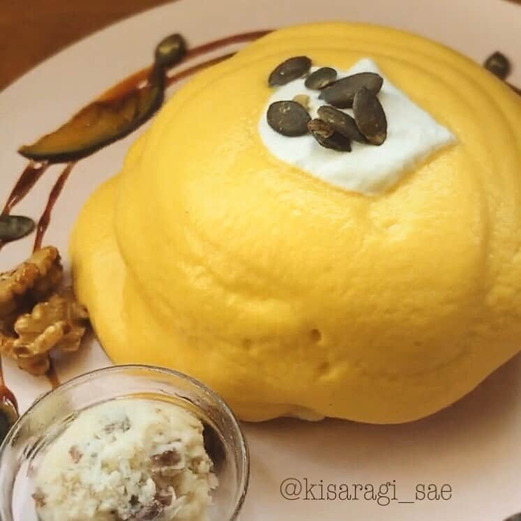 如月さえさんのインスタグラム写真 - (如月さえInstagram)「* * 栗カボチャエスプーマパンケーキ🥞 もう終わってるかと思ったら まだ提供していた...ラッキー🥺💗 * #japanesefood #photo_jpn #bestphoto_japan #loveeating #ilovefood #pancake #soufflepancake #카페스타그램 #먹스타그램 #팬케이크 #프렌치토스트 #我的最愛 #parlorvinefru銀座 #パーラービネフル銀座 #栗カボチャエスプーマパンケーキ #銀座カフェ *」11月1日 19時32分 - kisaragi_sae