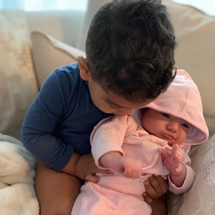 ビレル・オムラニのインスタグラム：「Le choix du roi 🤴🏾😍 #garcon#fille#family」