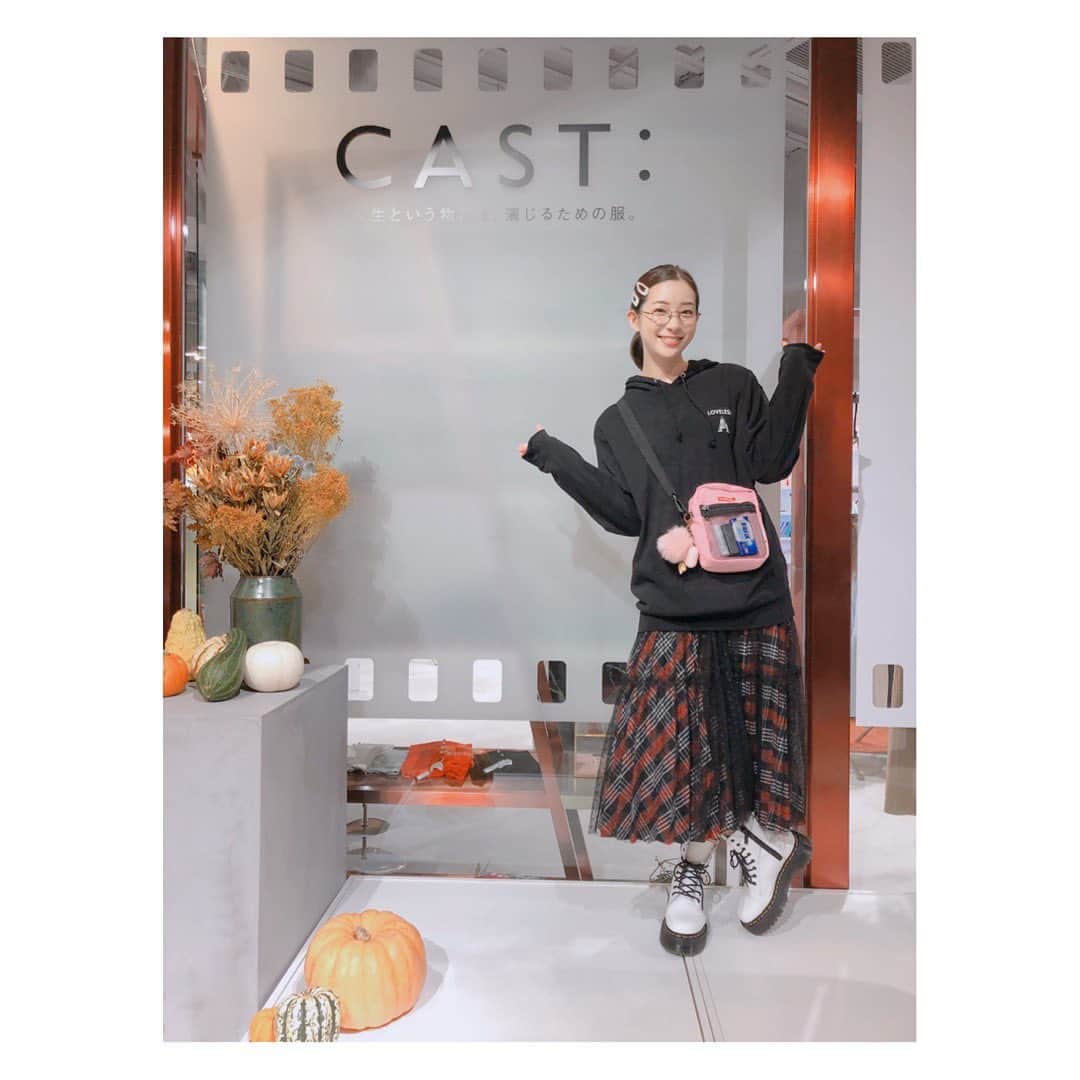 足立梨花さんのインスタグラム写真 - (足立梨花Instagram)「CAST:に遊びに行ってきたー💓﻿ 可愛い服たちがいっぱいだったよ！﻿ ﻿  #CASTcolon」11月1日 19時36分 - adacchee