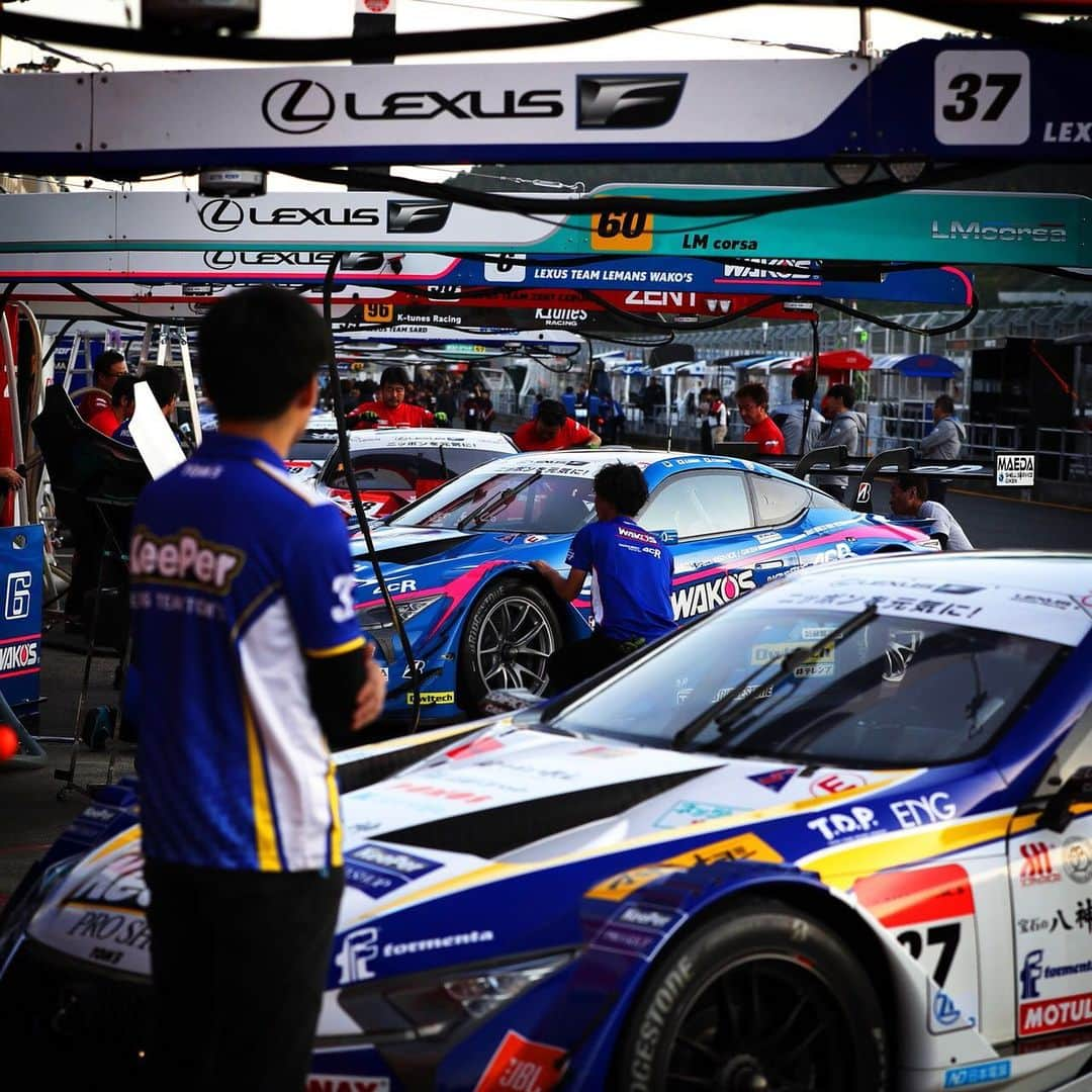 脇阪寿一さんのインスタグラム写真 - (脇阪寿一Instagram)「三橋仁明写真館  #supergt #r8 #twinringmotegi  #lexusteamlemanswakos #三橋仁明 #カメラマン」11月1日 19時38分 - juichiwakisaka