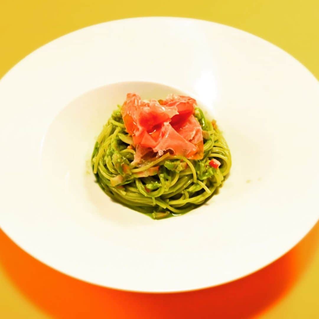 のインスタグラム：「すみません！！ 昨日投稿した#おいしい #じゃがいも料理 ですが#尾花 作でした、、 誤報を失礼致しました！ こちらは正真正銘相沢作の#抹茶パスタ です！和と仏を融合させた見事な一品です #現場 でも#人気 でした。 #服部栄養専門学校 の先生が考案してくれました！」