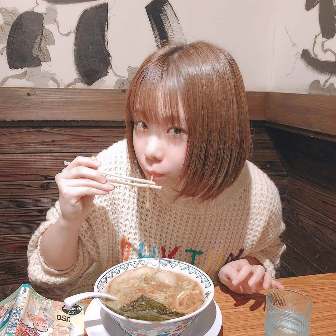 真奈さんのインスタグラム写真 - (真奈Instagram)「地元　すっぴん　ラーメン」11月1日 19時45分 - manatmnt0116