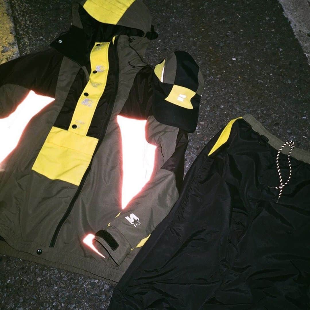 のインスタグラム：「… BAL×STARTER BLACK LABEL×BEAMS T 11.9(sat) release ・ BALのコンセプトとも言える90年代のクロスカルチャーをベースにしたトリプルコラボレーションが実現。 BEAMS T展開店舗及び bal flagship storeにてリリース致します。 ・ @baloriginal_official @starterblacklabel.jp @beams_t #baloriginal #starterblacklabel #beamst」