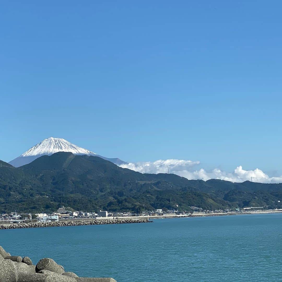 竹岡圭さんのインスタグラム写真 - (竹岡圭Instagram)「夏の間はなかなか顔を見せてくれなかった富士ちゃん💖 雪化粧を施して、キレイなお姿を魅せてくれました😊 富士ちゃん💕いつ見ても最高❣️」11月1日 20時06分 - kei_takeoka