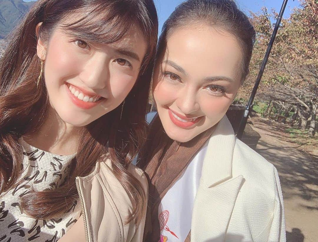 杉本雛乃のインスタグラム：「Selfiees❤︎❤︎ . It was nice to meet you all, you girls are so cute and sweet! Also at the same time it really brings back memories, I miss you 2018 sisters...🥰💕 . #missindonesia #missindia #missthailand #missmalaysia #missinternational2019」