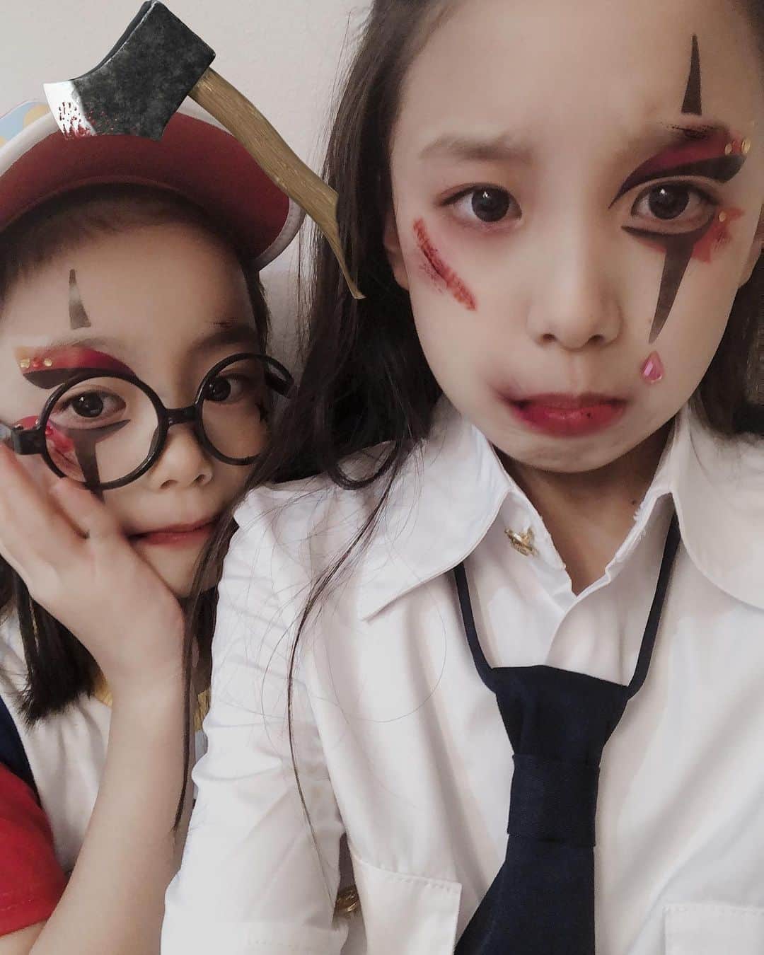 稲垣芽生のインスタグラム：「. 昨日は家でもハロウィンパーティーをしました❤️ 学校から帰ってきたらお家の中が可愛く飾り付けされていてびっくりしました😆  お料理もちょっとお手伝いができたり 念願のチーズフォンデュもたべれて とーても楽しかったです☺️❤️ 皆さんはどんな仮装をしたんですか？  #ハロウィンパーティー #稲垣芽生 #稲垣来泉 #めいは何の仮装をしたでしょう」