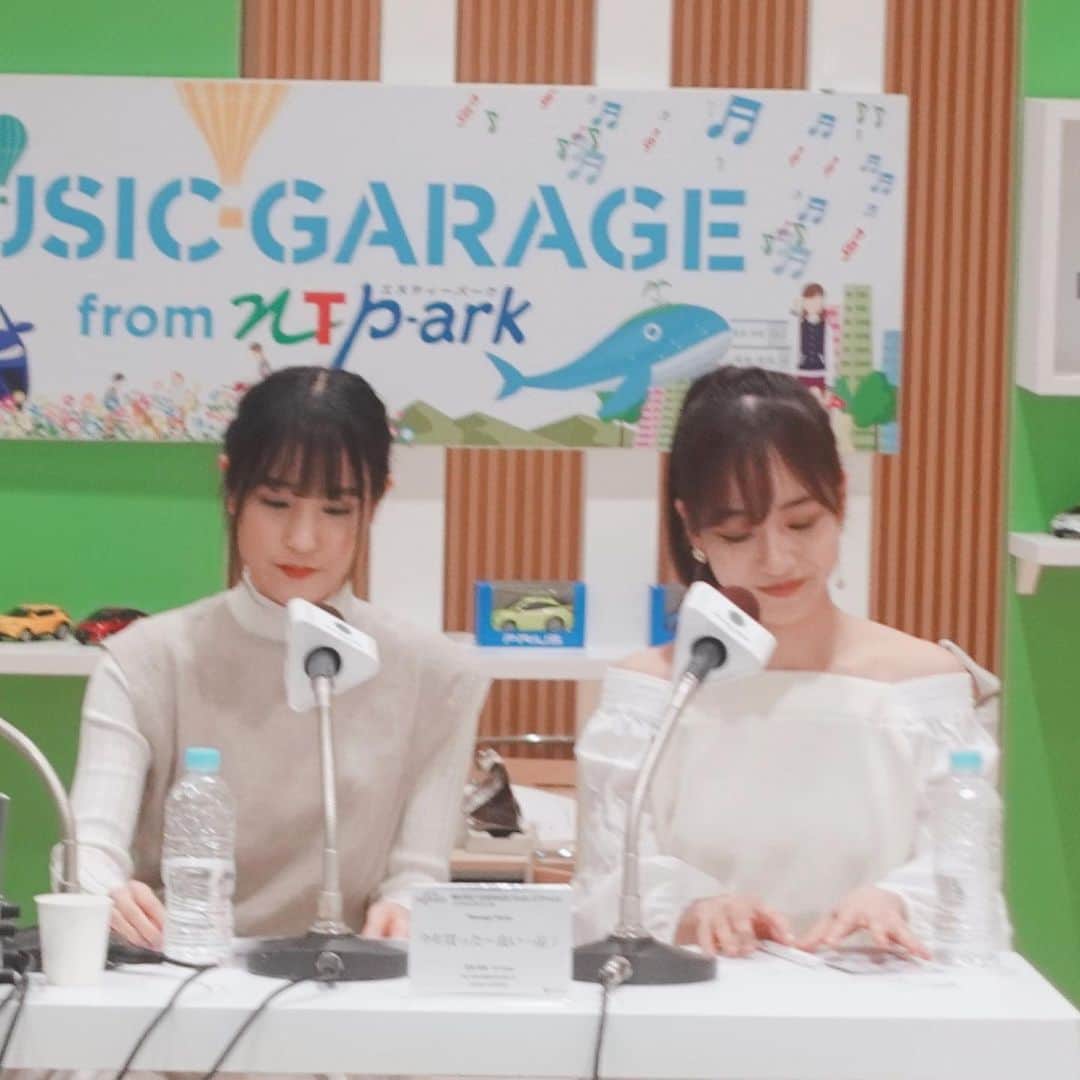 長谷川萌美さんのインスタグラム写真 - (長谷川萌美Instagram)「. . Radio NEO 【MUSIC GARAGE】 #ネオガレ の公開生放送に 出演させて頂きました！ . お越し下さった方、お聴きくださった方、お便り下さった方も、ありがとうございました☺︎♡ .  #佐野瑛厘 さんと✨ 沢山お話しさせて頂き、 話し足りなかったくらいでした！ またよろしくお願いいたします！ 今の地元の長岡花火も見て頂きたいなぁ☺︎ . 曲「遠いところへ行くのでしょう」をフルで歌わせて頂きありがとうございました！ . .  #イオンモール常滑 #ビタスイ #radioneo795 #radiko #遠ラブ #名古屋」11月1日 20時53分 - moemi_hasegawa