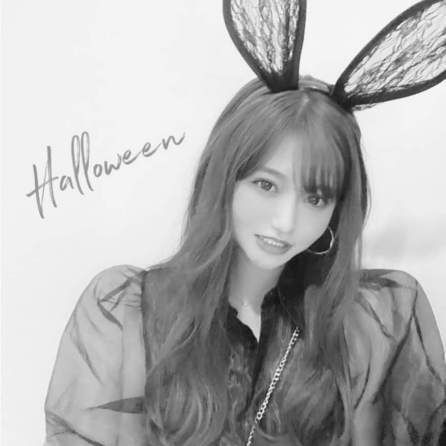 嘉部志音のインスタグラム：「🖤」
